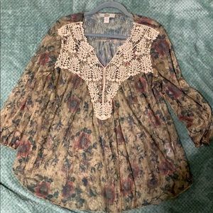 Boutique style shirt, EUC, lace detail, vintage